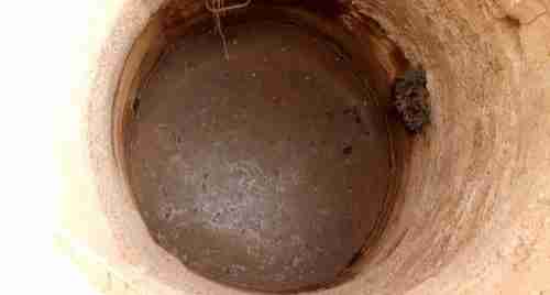 تسرب نفطي ينذر بكارثة بيئية في مديرية الروضة بـ #شبوة