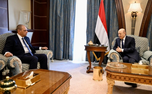 أزمة تصريحات "بن مبارك": العليمي يستقبل السفير المصري