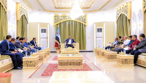 الزبيدي يكلف لجنة برئاسة هادي للوقوف على مشكلات أبين