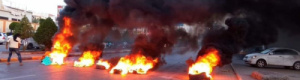 ثورة الغضب.. متظاهرون في محيط معاشيق يطالبون بتغيير الحكومة