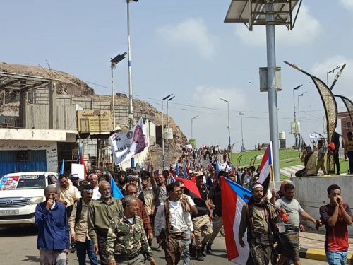عاجل: جماهير الجنوب تزحف لجولدمور لفتح مقري الجمعية الوطنية وخارجية الانتقالي
