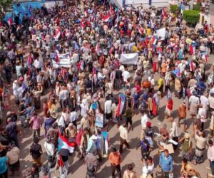 الجنوب لا يُقهر: جماهير عدن تفرض إرادتها وتفتح مقرات الانتقالي رغم كل محاولات القمع