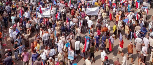 الجنوب لا يُقهر: جماهير عدن تفرض إرادتها وتفتح مقرات الانتقالي رغم كل محاولات القمع