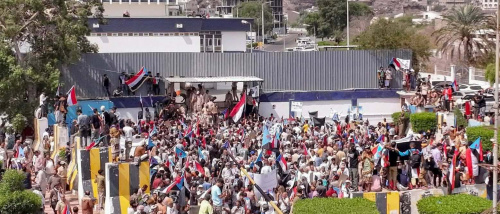 اتهامات متضاربة وذاكرة قصيرة.. الدباني يواجه خصوم الانتقالي بأسئلة محرجة