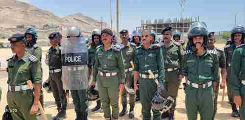 إغراق المكلا بخمس كتائب عسكرية لقمع الحشد الشعبي (صور)