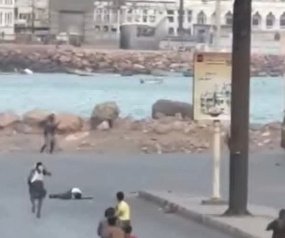 ناشط حضرمي يكشف: &ldquo;عنصر أمني سابق يطلق النار ثم يندس بين المتظاهرين&rdquo;