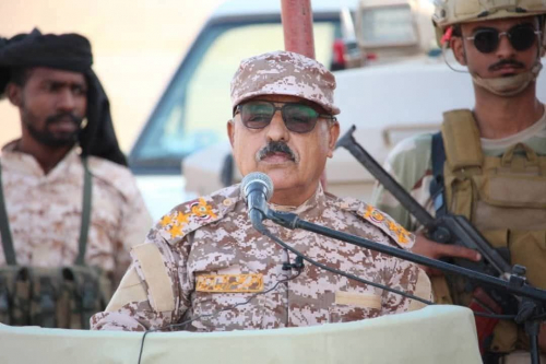 حملة ممنهجة تستهدف المعاري.. إشادة بدوره في حقن الدماء ورفض الانزلاق للفوضى