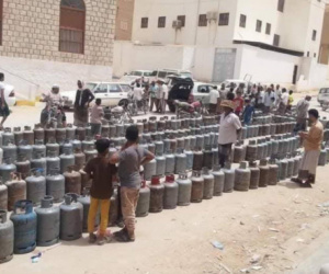 لماذا يُحكم على الجنوب بالظلام والجوع وتردي الخدمات.. اتهامات بسياسة تمييز في توزيع الثروات والخدمات 