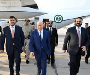 دويلات مأرب وتعز وحضرموت والمهرة تعمّق الانهيار وتخنق عدن برفض توريد الإيرادات