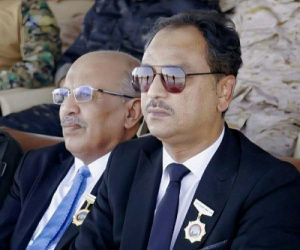 "تقلب صارخ".. باعوم استقبل المهنئين بتحرير الوادي في قصر سيئون وينكر علمه اليوم