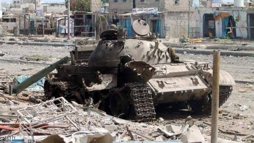 نيران القوات الجنوبية تدك مواقع للحوثيين وتدمر دبابة غربي قعطبة
