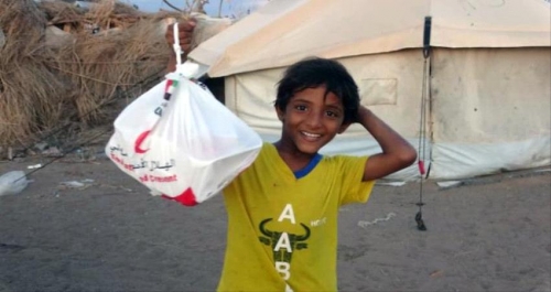 بدعم من دولة الإمارات "الهلال الأحمر" يدشن مشروع إفطار الصائم بالساحل الغربي