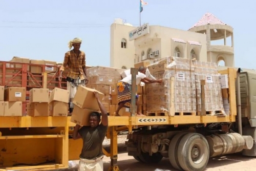 بمتابعة حثيثة من الرئيس الزُبيدي.. وصول شحنة إماراتية من المستلزمات الطبية لمرافق حضرموت الصحية