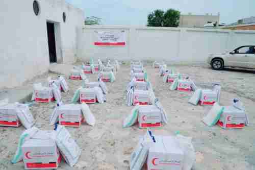 الامارات توزع اطنان من المساعدات الغذائية لسكان ساحل حضرموت