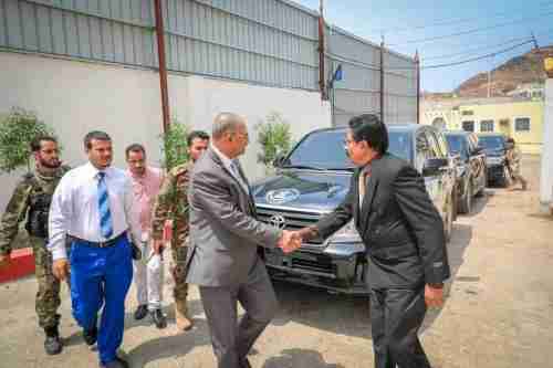 الثبات على الأرض والصمود والسيطرة: الزبيدي إلى عدن وبن بريك في حضرموت