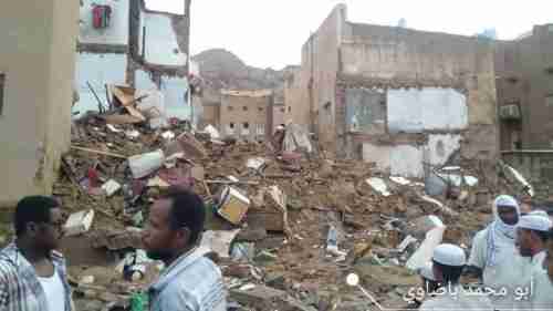 الانتقالي يقدم خمسة وعشرين مليون ريال وسلال غذاء للمتضررين من الفيضانات في حضرموت