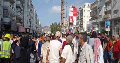 سياسي جنوبي: حرب الخدمات يقودها متنفذون (وحدويون) منحطون وينفذها مجرمون حقيقيون