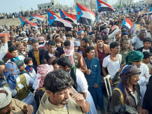 حشود المهرة الكبرى تشارك باحتفالات ذكرى فك الارتباط