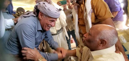 وفد من أبناء الضالع يزور الأسير المحرر اللواء فيصل رجب