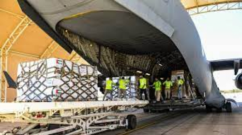 طائرة مساعدات طبية إماراتية تصل إلى السودان