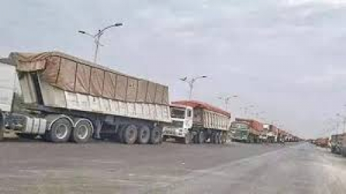 احتكار وعبث حوثي بعمليات النقل البري في اليمن