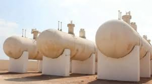 سلطان العرادة وشركة غاز صافر يعرقلون أكبر مشروع لخزن الغاز في ساحل حضرموت