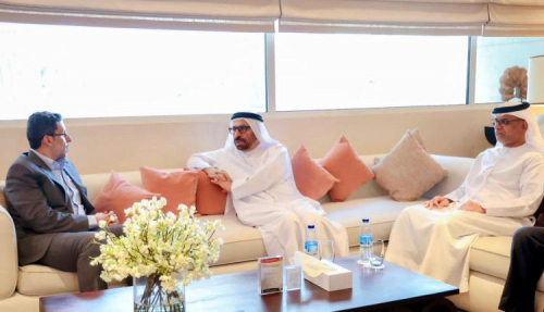 بن مبارك في دبي للنزهة والتسوق والمشاركة في ندوة إعلامية فقط