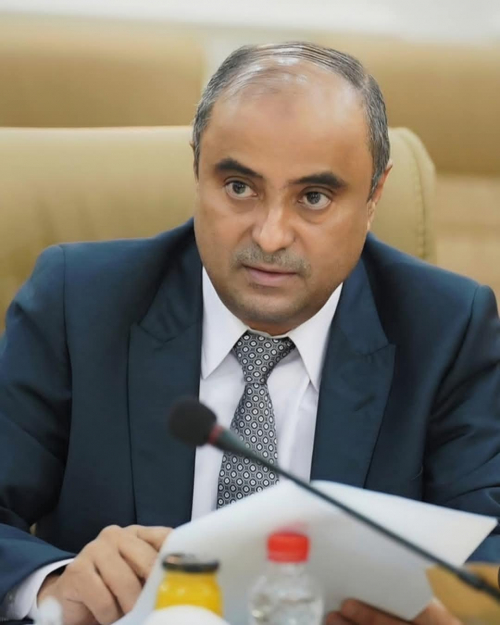 أعطونا منجز واحد لرئيس الوزراء بن بريك.. الافعال تشهد عن الاعمال