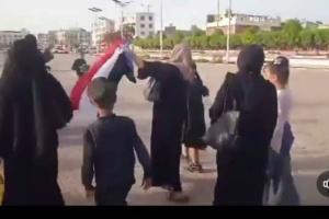 بنات البيارة النازحات يطردن مناضلة جنوبية من ساحة العروض