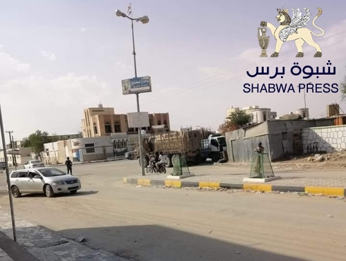 عــاجــل : قوات النخبة الشبوانية تنشر وتقيم نقاط تفتيش في شوارع مدينة عتق 