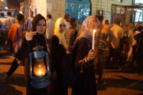 "بن عيدان" يطالب بسحب المولدات من منازل مسؤولي الكهرباء بعــدن 