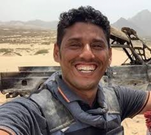 "نبيل القعيطي" شهيدٌ اغتالته يد الشرعية.. سلاحه كاميرا وذخيرته قلم