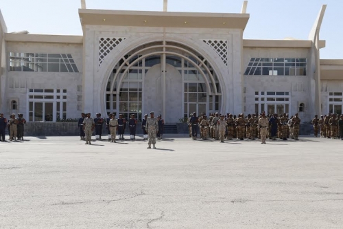 العرادة يسيطر على مطار سيئون ويخلي جرحى الاخوان إلى الأردن