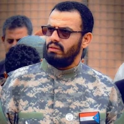 الشيخ "بن بريك": الشرعية "تستخف" بالقيادة السعودية