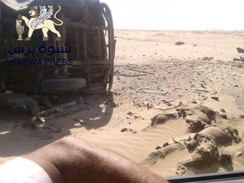 "بن عيدان" ينشر : صورة تلخص الحرب .. جنود دفنتهم رمال صحراء أبين دون علم ذويهم 