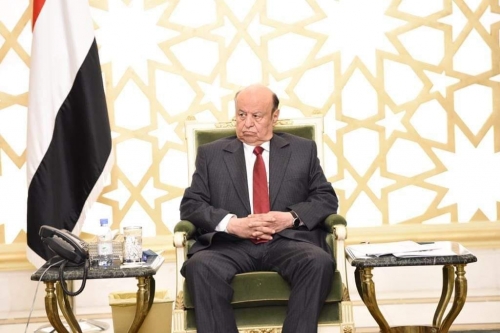 العليمي يهين الرئيس "هادي" بروتكوليا بمساواته بمستشاريه 