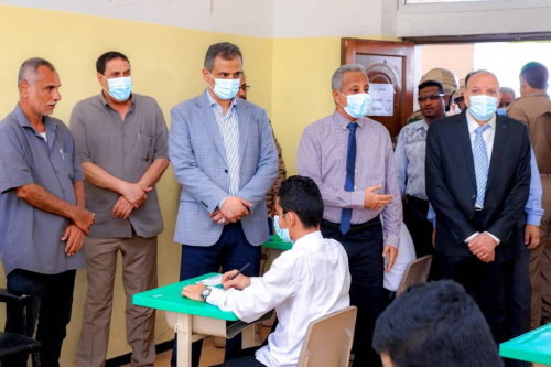 المحافظ لملس يدشن امتحانات الثانوية العامة بالعاصمة عدن