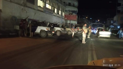 قوات الأمن تنهي شغب التواهي وتفتح الطرقات وادارة الامن تنفي شائعات اقتحام منزل فيصل رجب