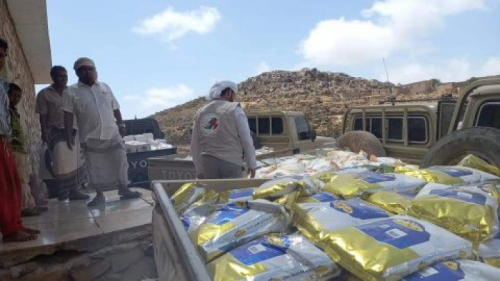 قافلة مساعدات إماراتية تصل إلى شرق سقطرى