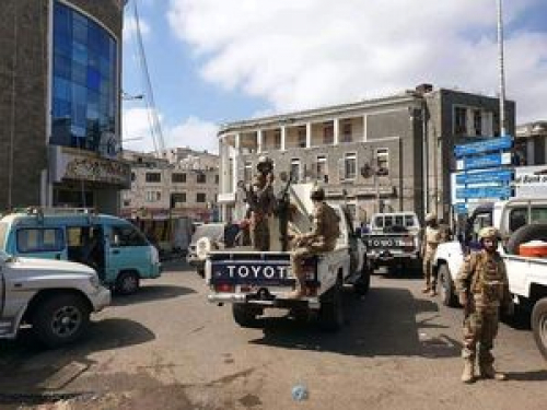 تدشين الحملة الأمنية الموسعة لمنع حمل السلاح والسيارات المخالفة بعدن