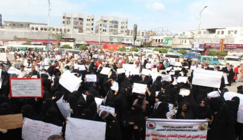 معلمون: شرعية معاشيق تحجب المكرمات عنا وتغدقها على المقربين