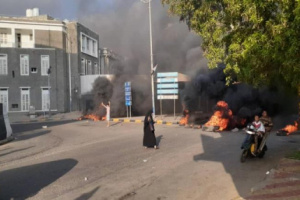 عدن على حافة الانفجار: انهيار شامل وخيوط مؤامرة دولية تُنسج بأيدٍ يمنية