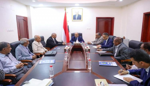 بن بريك يعلن خطة مزمنة لإعادة تشغيل مصافي عدن