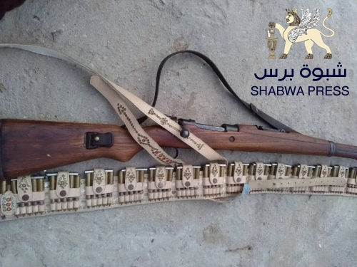 "بن عديــو" يهدي سلاحه الشخصي لمقاتلي الضالع المدافعين عن حدود الجنوب العربي 