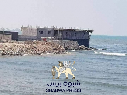 ناشر صحفي : الشرعية هي من تريد عــدن خرابة ومحملة بالفوضى