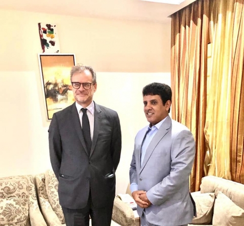 "باكريت" يلتقي السفير الفرنسي لبحث دور فرنسا في دعم السلام 