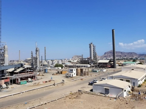 الإدارة الذاتية للجنوب تتوصل لاتفاق لرفع إضراب مصافي عدن واستئناف العمل فورا