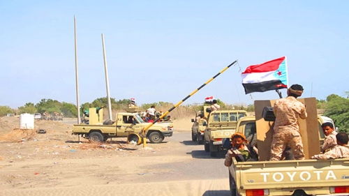 قائد ألوية العمالقة يناقش مع قياديين بالمجلس الانتقالي الجنوبي الأوضاع الأمنية والعسكرية في لحج