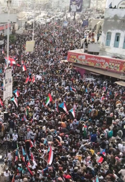 كاتب سياسي: خزينة الدولة ترفدها حضرموت بالأموال والحضارم مشردين في شوارع الغربة