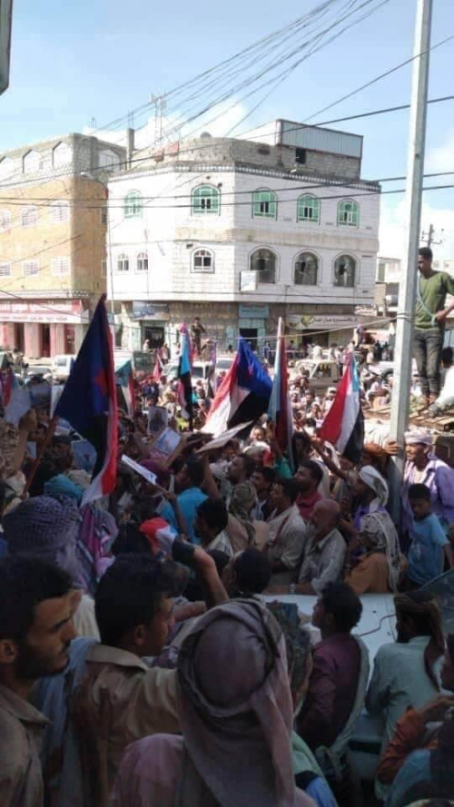 مديرية "لـودر" تفشل رهانات "العيسي" ولصوص الشرعية وفاسديها بمظاهرة عارمة 